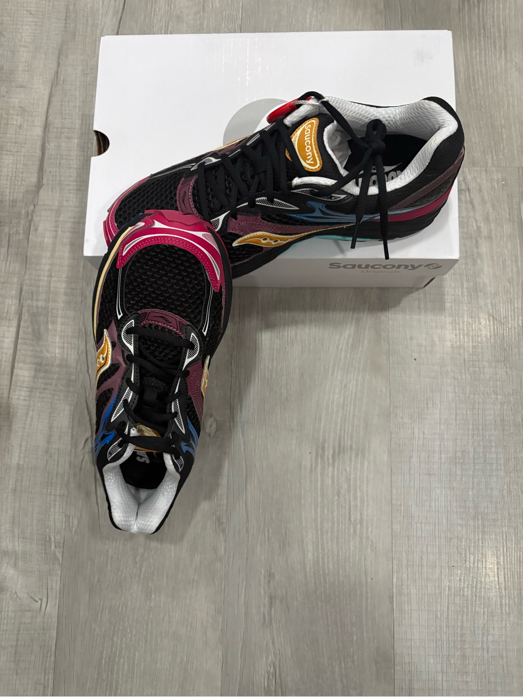 Saucony Women's Black Multicolor Running Shoes Unisex Bnwt At-4/71